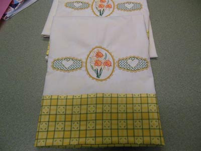 Daffodil Spring Pillowcases Embroidery Machine Design